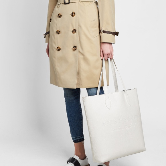 Burberry Remington Embossed Tote Chalk White - Picture 2 of 7